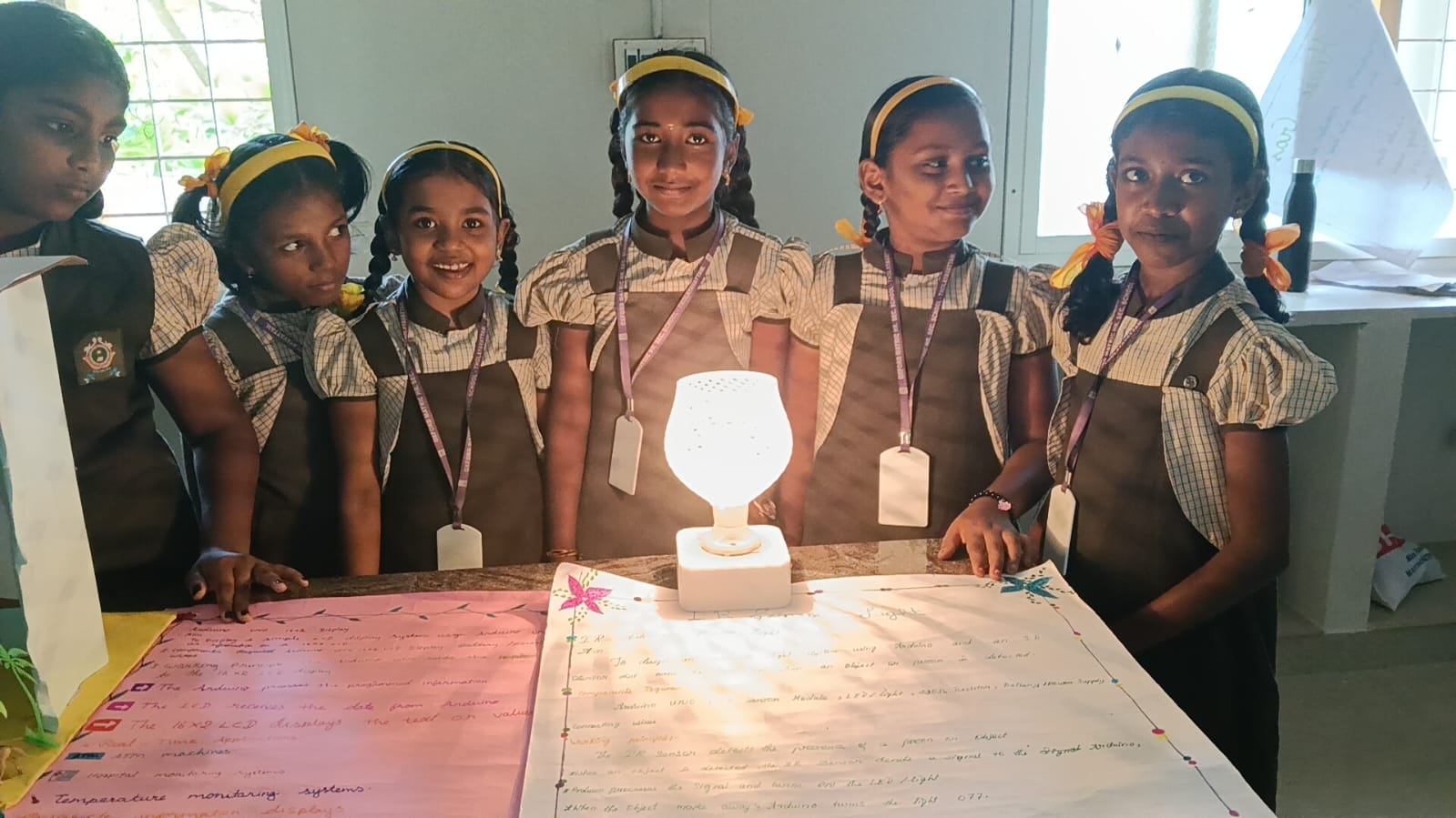 Oxford School Tekday event — glowing lamp project